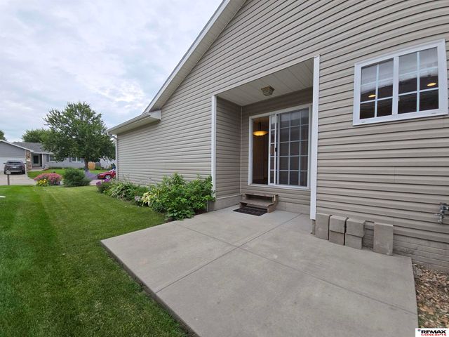 7433 S 16th Street, Lincoln, NE 68512