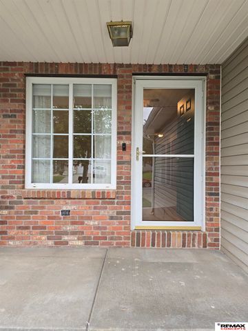 7433 S 16th Street, Lincoln, NE 68512