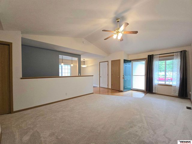 7433 S 16th Street, Lincoln, NE 68512