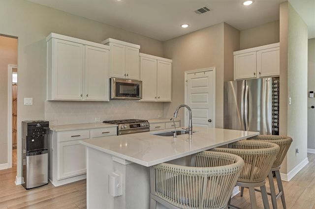 384 Mallorn Lane, Montgomery, TX 77316