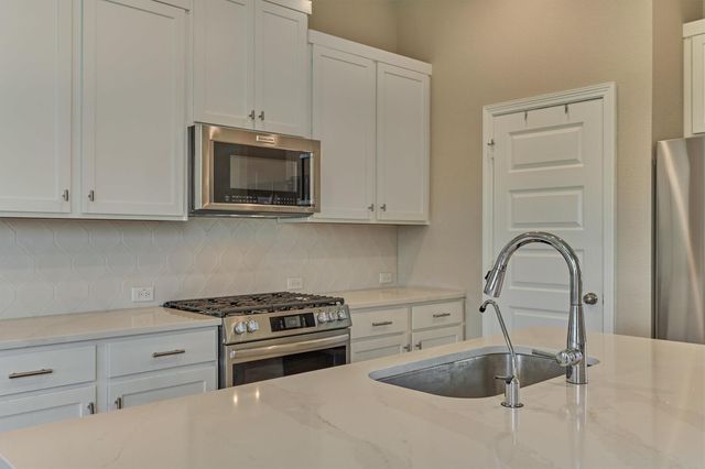 384 Mallorn Lane, Montgomery, TX 77316
