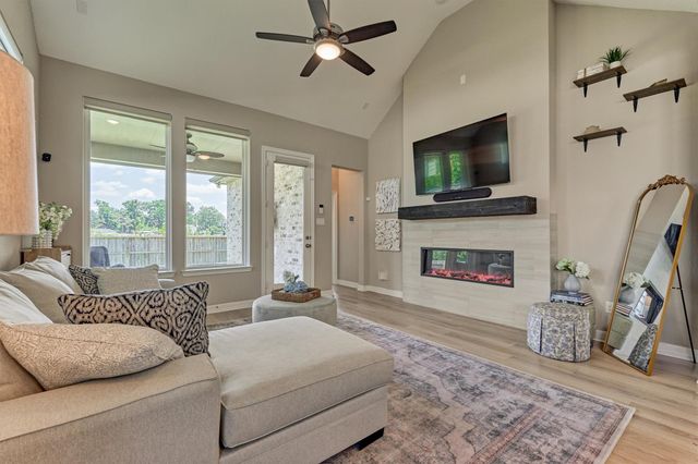 384 Mallorn Lane, Montgomery, TX 77316