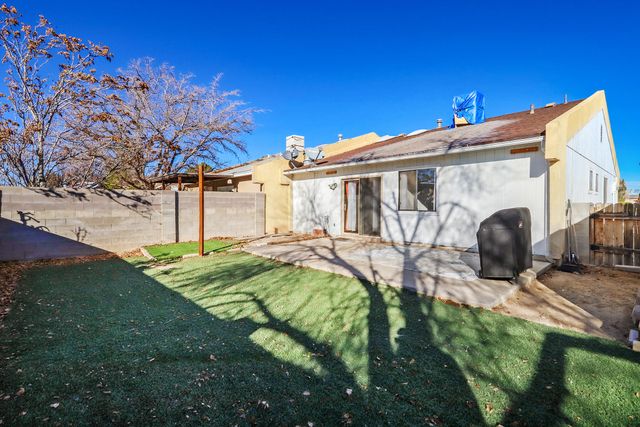 661 Stallion Road SE, Rio Rancho, NM 87124