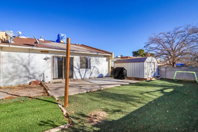 661 Stallion Road SE, Rio Rancho, NM 87124