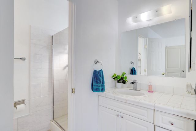 661 Stallion Road SE, Rio Rancho, NM 87124