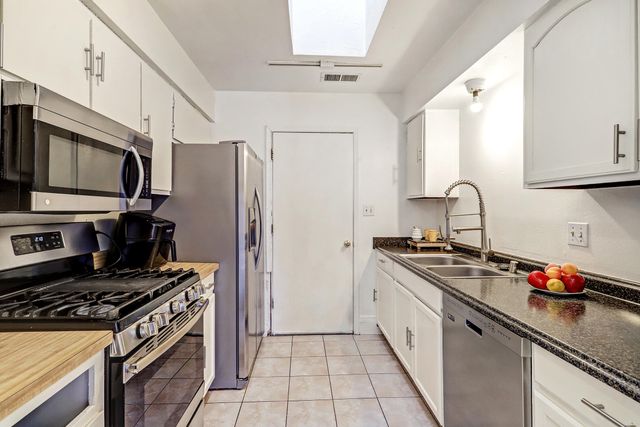 661 Stallion Road SE, Rio Rancho, NM 87124