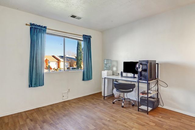 661 Stallion Road SE, Rio Rancho, NM 87124