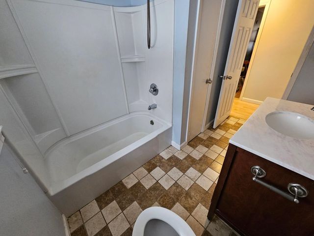 27 Gamache Street, Manchester, NH 03102