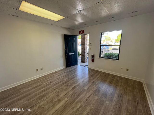 550 N BALMORAL Circle, Jacksonville, FL 32218