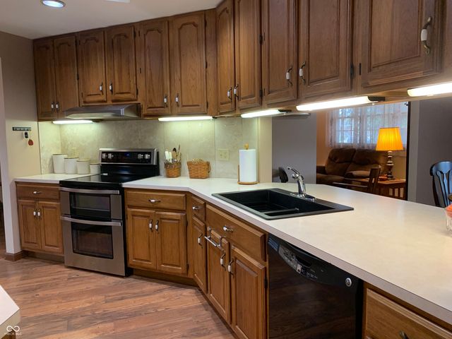 112 Cardinal Drive E, Seymour, IN 47274