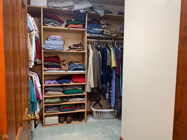 112 Cardinal Drive E, Seymour, IN 47274