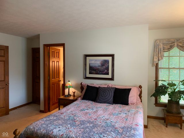 112 Cardinal Drive E, Seymour, IN 47274