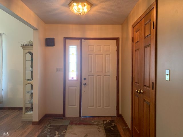 112 Cardinal Drive E, Seymour, IN 47274