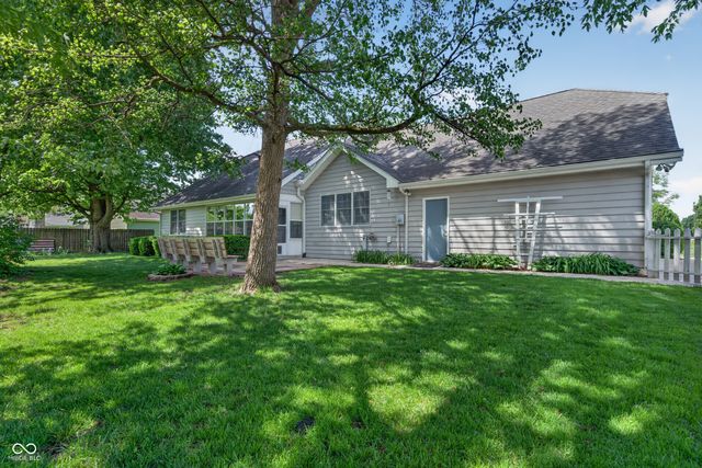 112 Cardinal Drive E, Seymour, IN 47274
