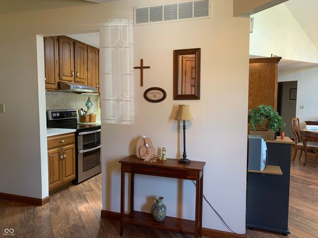 112 Cardinal Drive E, Seymour, IN 47274