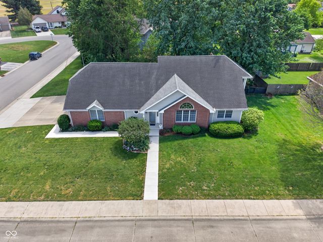 112 Cardinal Drive E, Seymour, IN 47274