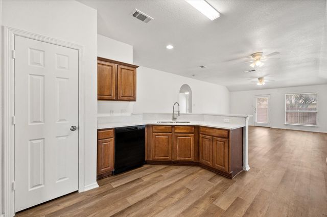 4406 Fox Meadows Lane, Mansfield, TX 76063