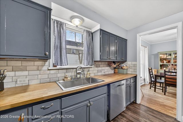716 W Jefferson Street, Grand Ledge, MI 48837