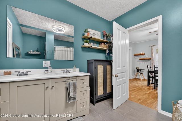 716 W Jefferson Street, Grand Ledge, MI 48837