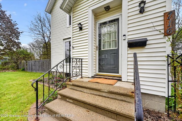 716 W Jefferson Street, Grand Ledge, MI 48837