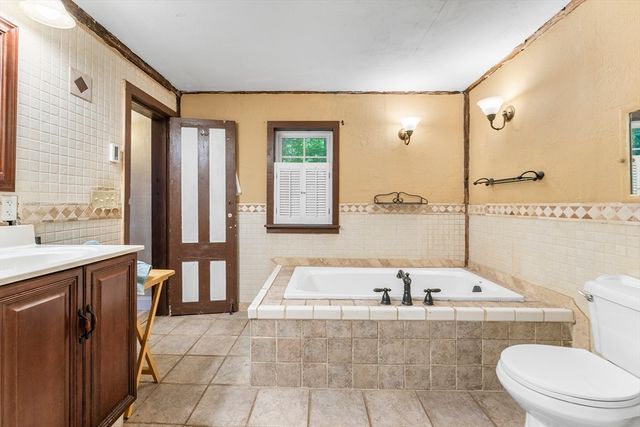 64 Worcester Street, West Boylston, MA 01583