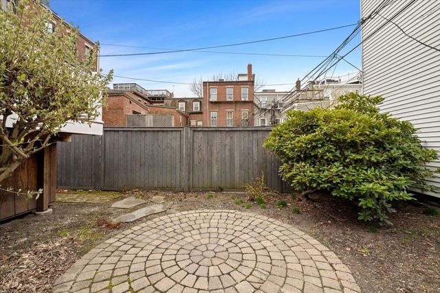 12 Auburn St, Boston, MA 02129