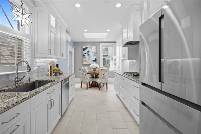 12 Auburn St, Boston, MA 02129
