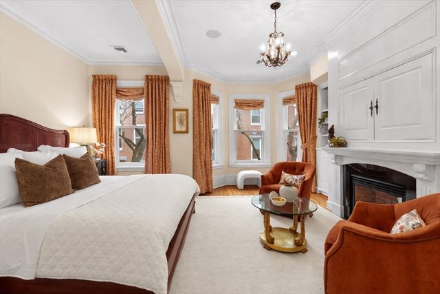 12 Auburn St, Boston, MA 02129