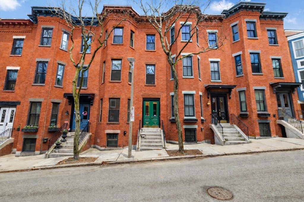 12 Auburn St, Boston, MA 02129