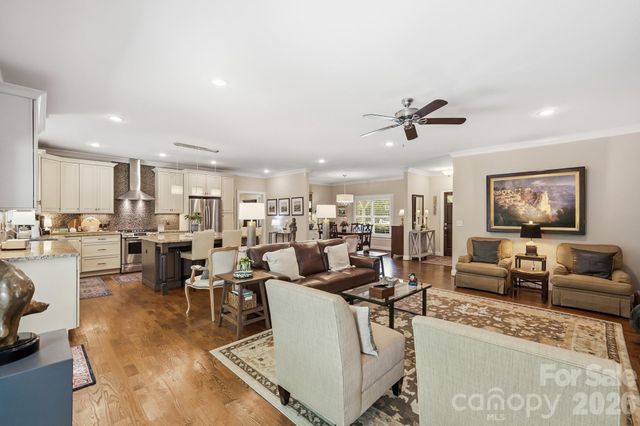 800 Jefferson Drive, Charlotte, NC 28270