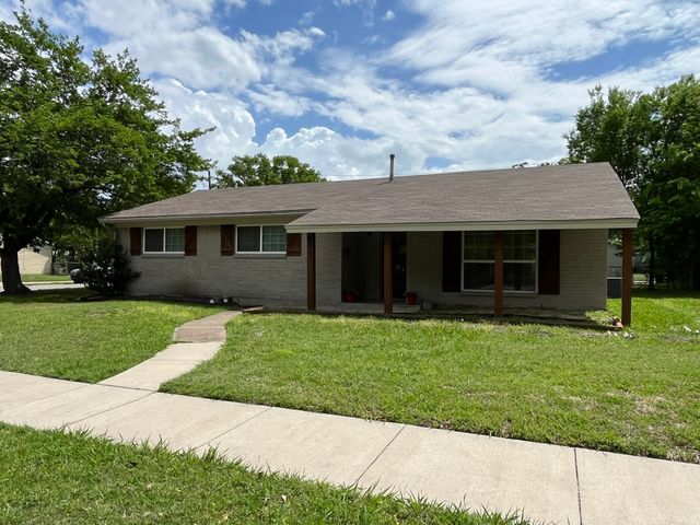 501 Sparks Street, Grand Prairie, TX 75051