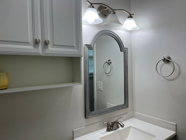 501 Sparks Street, Grand Prairie, TX 75051