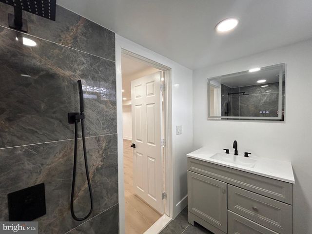8033 WILLIAMS AVE, Philadelphia, PA 19150