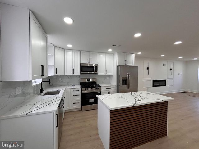 8033 WILLIAMS AVE, Philadelphia, PA 19150