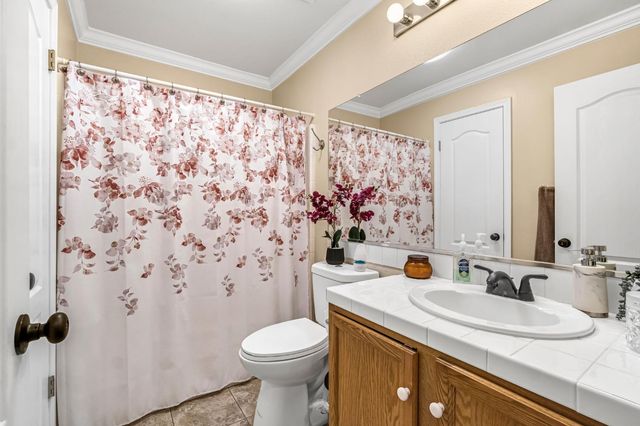 2020 Hanson Avenue, Clovis, CA 93611