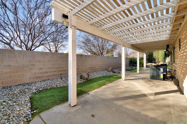 2020 Hanson Avenue, Clovis, CA 93611