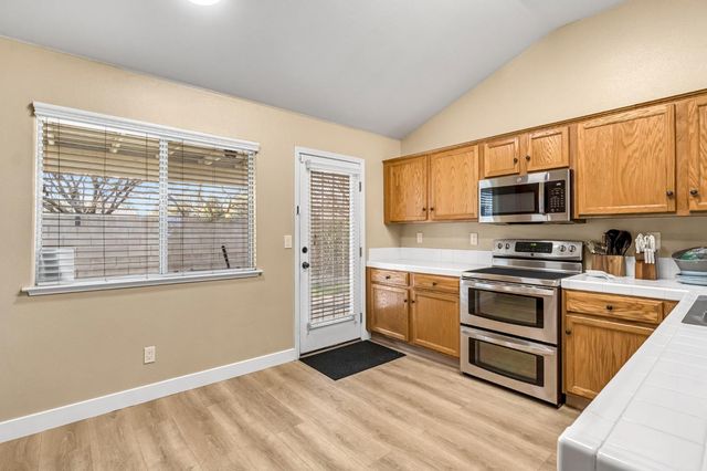 2020 Hanson Avenue, Clovis, CA 93611