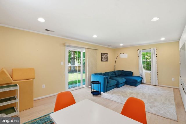 11205 FREAS DR, N Potomac, MD 20878
