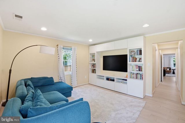11205 FREAS DR, N Potomac, MD 20878