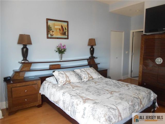 1 Spring Street 2305, New Brunswick, NJ 08901