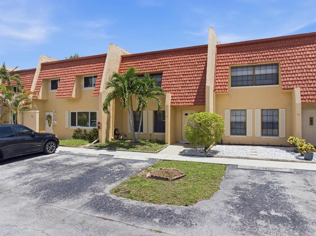 52 Canterbury Lane, Tamarac, FL 33319