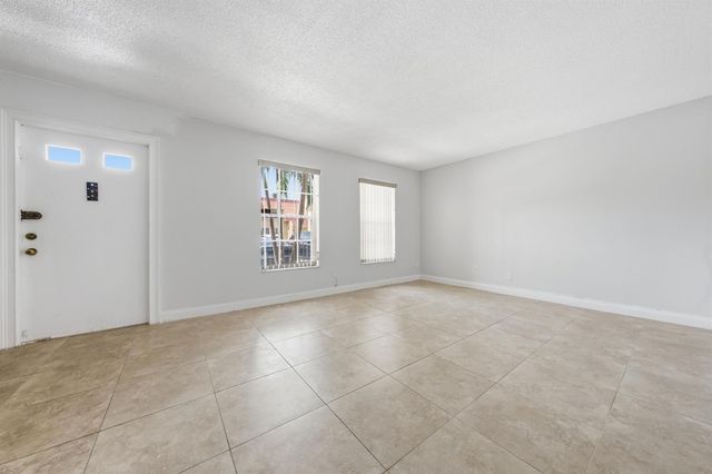 52 Canterbury Lane, Tamarac, FL 33319