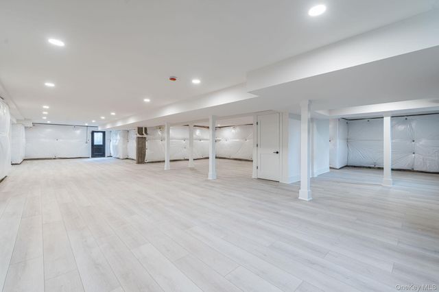 7 Sea Crest Court, Jamesport, NY 11947