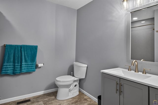 5624 SW Foxcroft North CIR Unit 3, Topeka, KS 66614