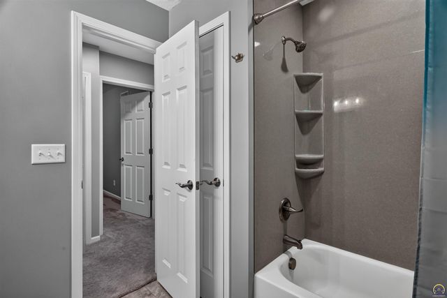 5624 SW Foxcroft North CIR Unit 3, Topeka, KS 66614