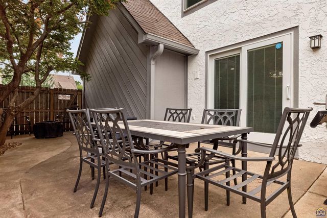 5624 SW Foxcroft North CIR Unit 3, Topeka, KS 66614