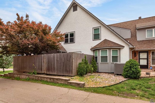 5624 SW Foxcroft North CIR Unit 3, Topeka, KS 66614