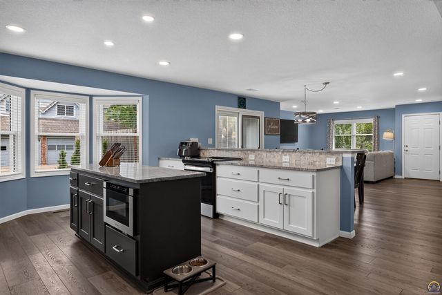 5624 SW Foxcroft North CIR Unit 3, Topeka, KS 66614