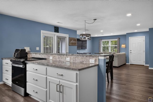 5624 SW Foxcroft North CIR Unit 3, Topeka, KS 66614