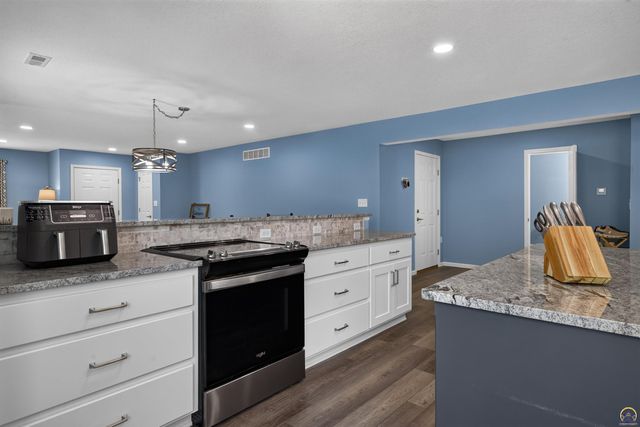5624 SW Foxcroft North CIR Unit 3, Topeka, KS 66614